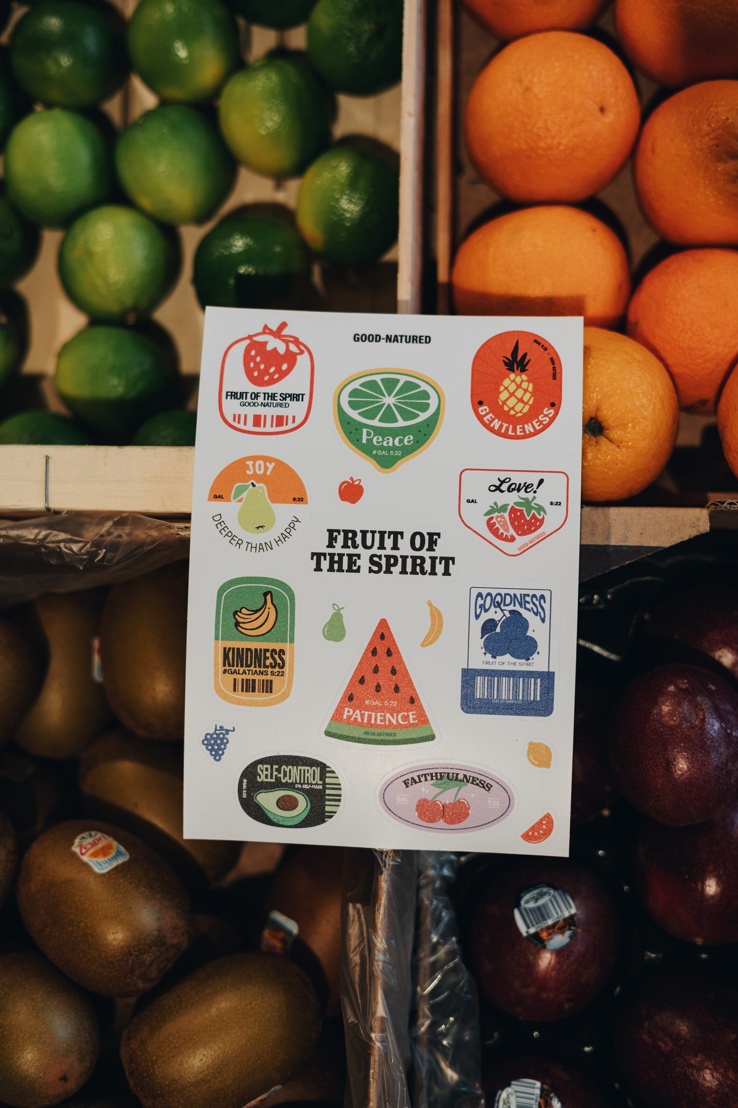 Sticker zu den neun Ausprägungen der Frucht des Geistes von Good-Natured