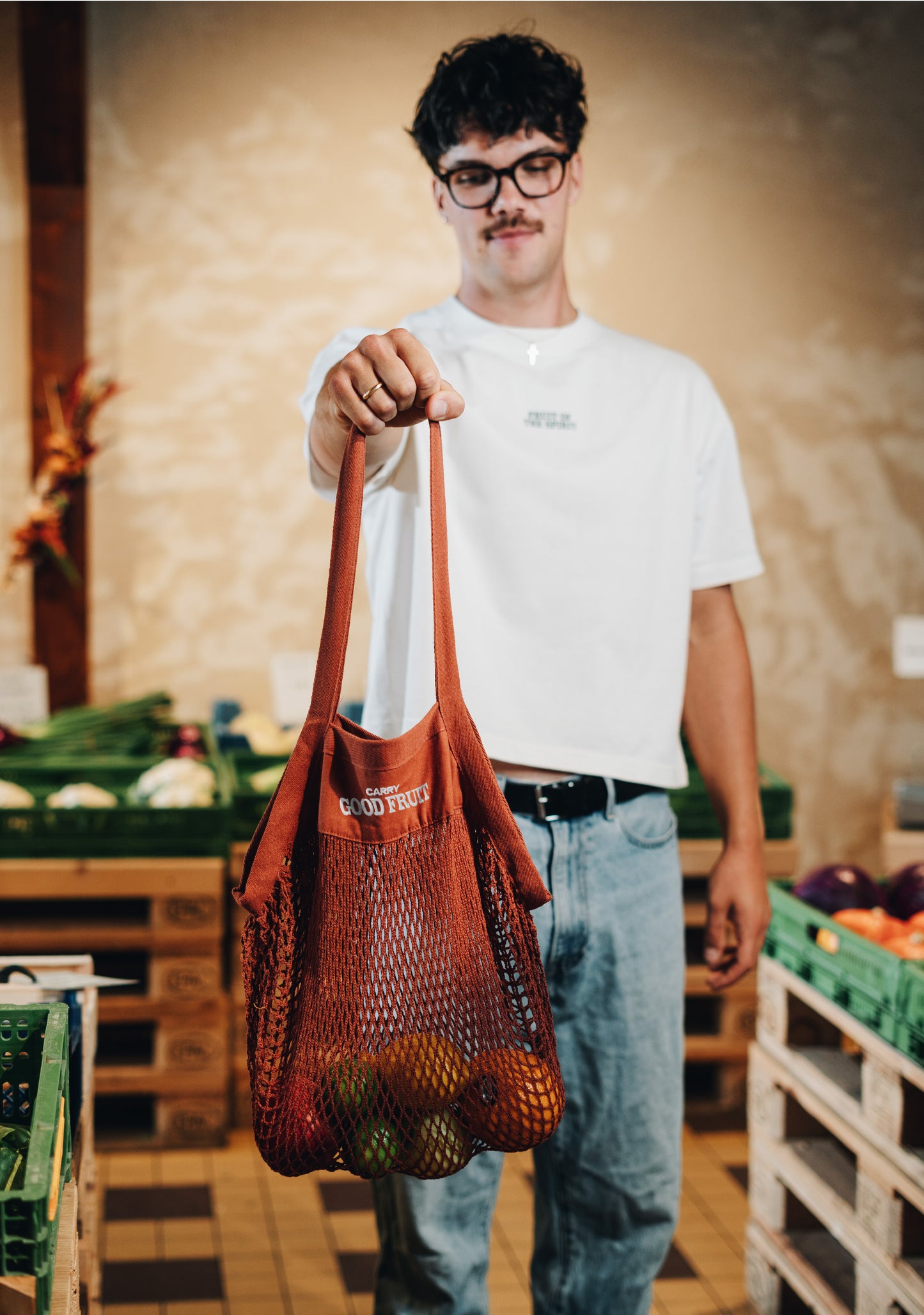 Fruit of the Spirit Mesh Bag in Rust mit Stickerei Carry good Fruit