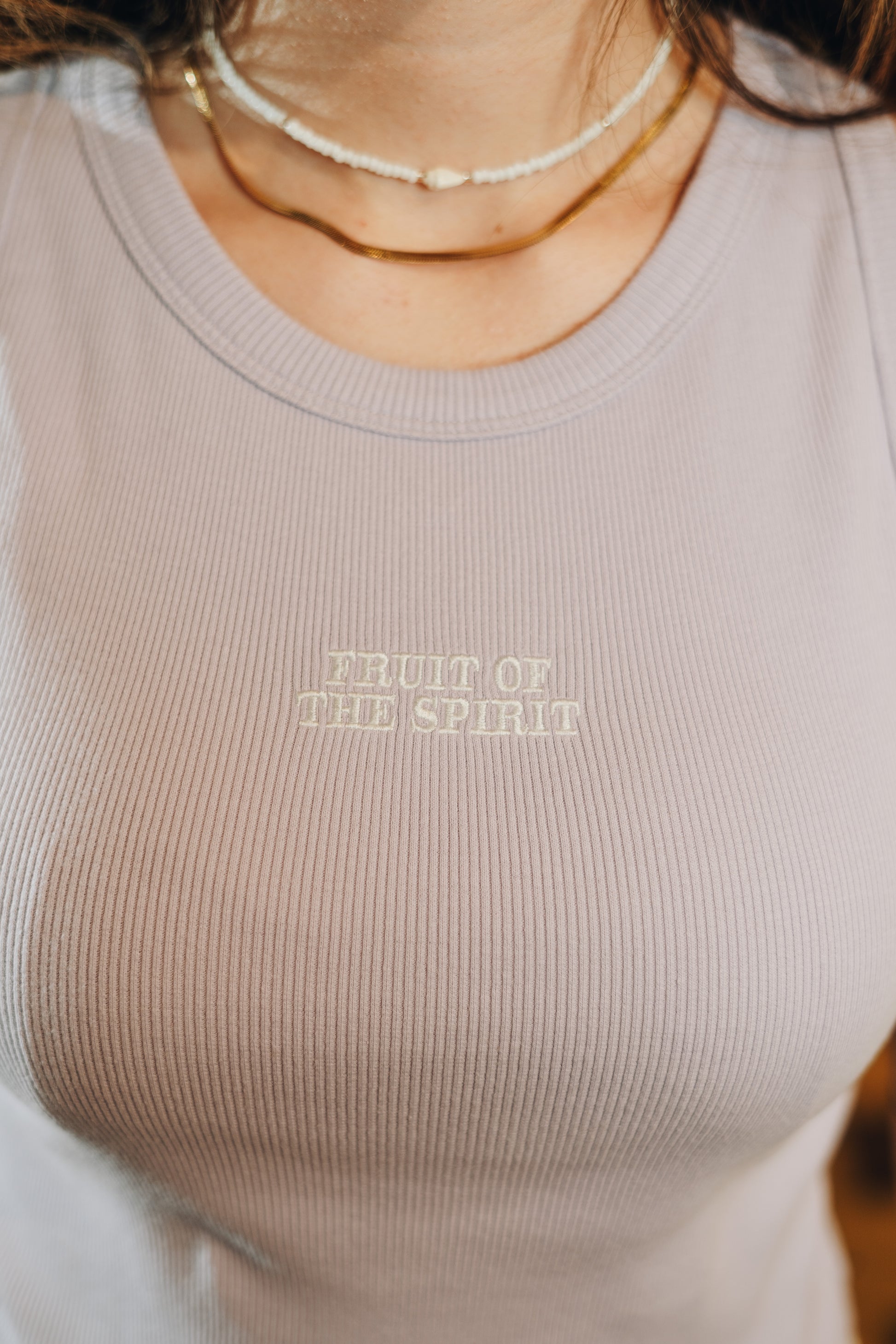 Rib Top mit gestickter Aufschrift Fruit of the Spirit von Good-Natured