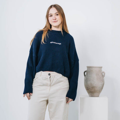 Good-Natured-Alpha-Omega-Knitwear-front-navy-women
|| Sabine ist 1,68m groß, schlank gebaut und trägt eine M.