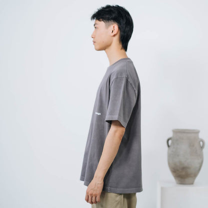 Good-Natured-Alpha-Omega-T-Shirt-Side
|| Thien Phuoc ist 1,70m groß, schlank gebaut und trägt eine M.