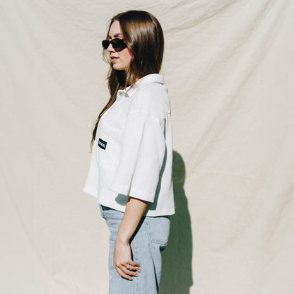Good-Natured-Grace-Waffle-Bluse-Side
|| Vanessa ist 1,56m groß, normal gebaut und trägt eine S.