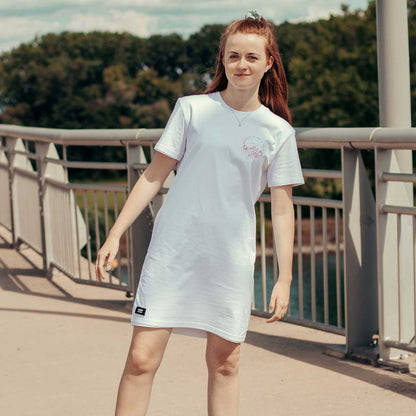 Good-Natured In-Gods-Image-Kleid weiß