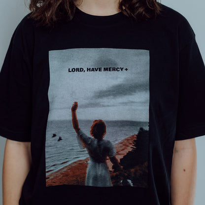 Good-Natured-Mercy-Shirt-black-front-detail 
|| Celine ist 1,70m groß, schlank gebaut und trägt eine M.