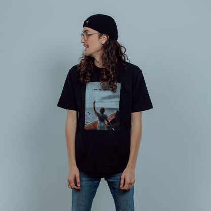 Good-Natured-Mercy-Shirt-black-front
|| Matti ist 1,88m groß, schlank gebaut und trägt eine L.