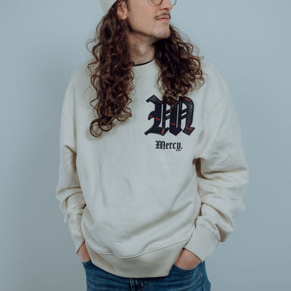 Good-Natured-Mercy-Sweater-natural-front
|| Matti ist 1,88m groß, schlank gebaut und trägt eine L (wide fit).