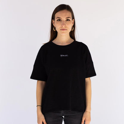 Good-Natured Peace-Frauenshirt schwarz
|| Sina ist 1,60m groß, schlank gebaut und trägt eine S.