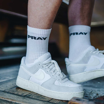 Good-Natured-Pray-Socken-2