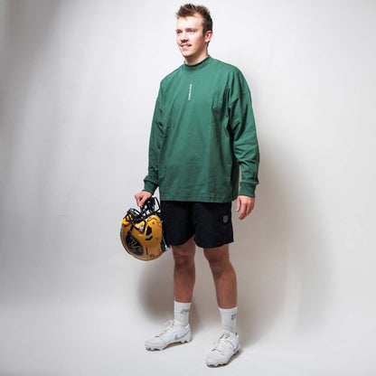Good-Natured-Strong-LS-Green
|| Carl ist 1,88 groß, sportlich gebaut und trägt eine L.