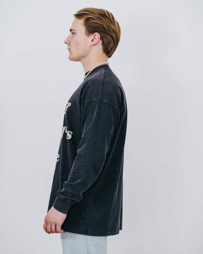 Good-Nautred-Gods-Creation-Longsleeve-side
|| Ruben ist 1,79m groß, breit gebaut und trägt eine L.