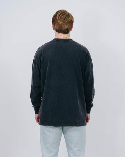 Good-Nautred-Gods-Creation-Longsleeve2
|| Ruben ist 1,79m groß, breit gebaut und trägt eine L.