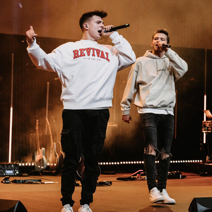 Good-Natured Revival-Sweater weiß
|| Alex ist 1,85m groß, schlank gebaut und trägt eine L.