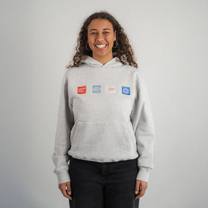 || Lys ist 1,78m groß, normal gebaut und trägt den Hoodie leicht oversized in einer M.