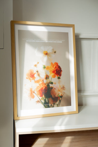 Flowers Poster von Good-Natured im Rahmen Eiche hell